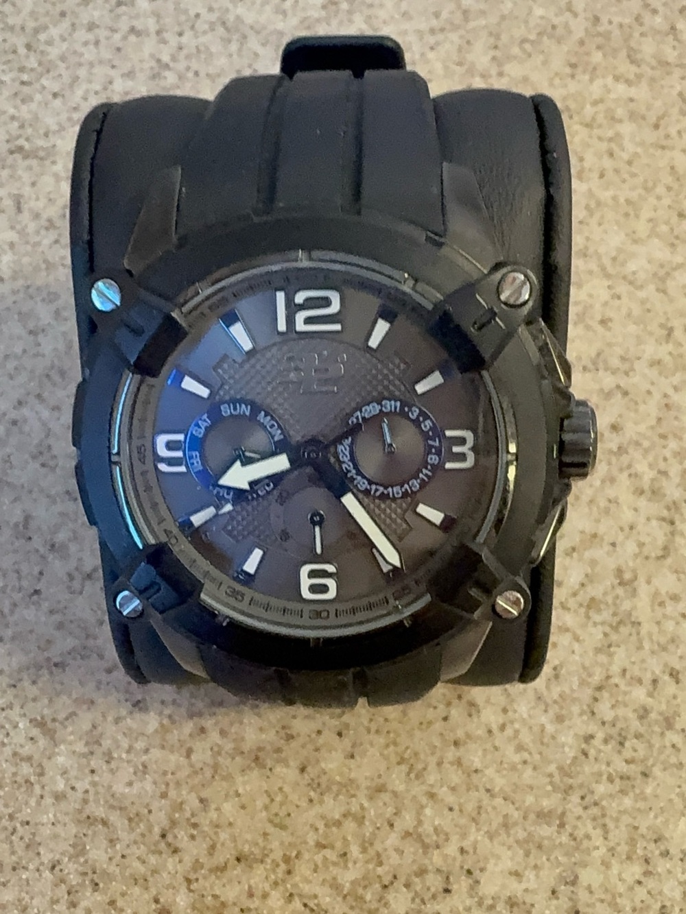 Mens Alpine Watch Rubber Strap Grey Dial Blue Accent
